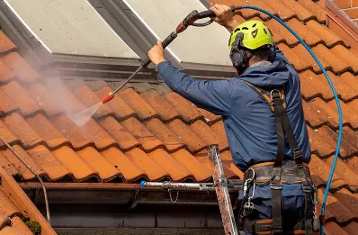 Démoussage et hydrofuge de toiture à Folies